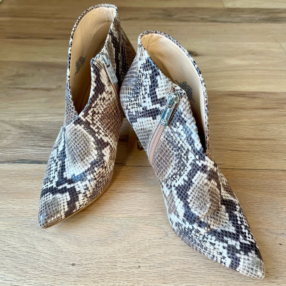 Jessica Simpson Layra Snakeskin Bootie Heels Size 6.5